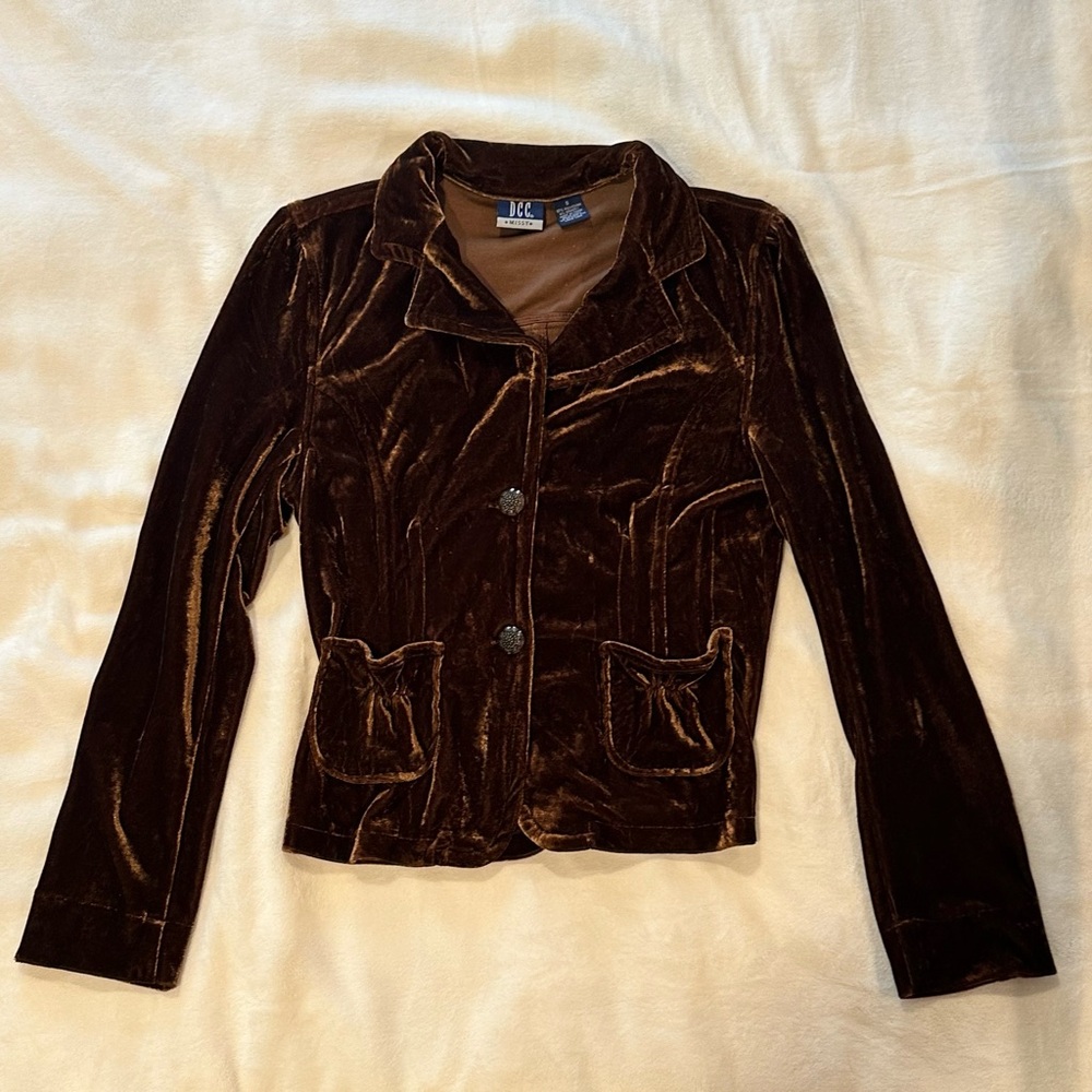 Elegant Velvet Women's Blazer in Rich Brown